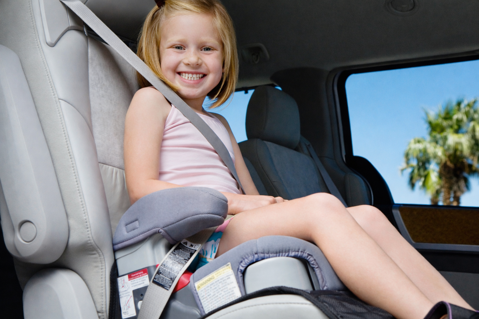 W jakim wieku dziecko może jeździć na podstawce samochodowej?