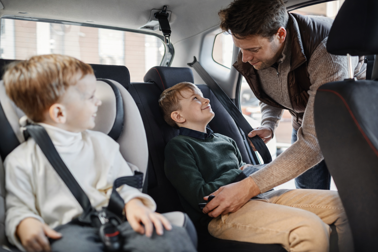 Bezpieczeństwo 10-latka w samochodzie: Fotelik konieczny?