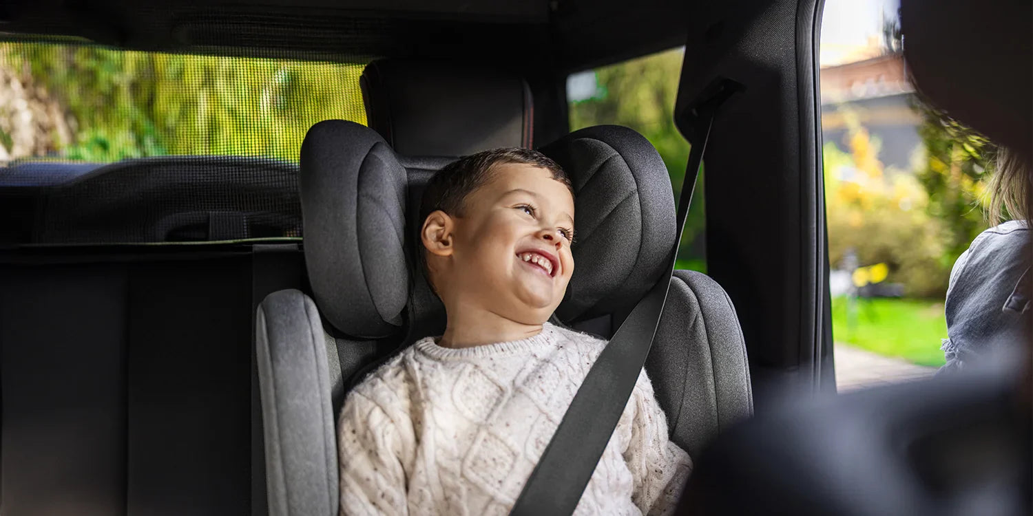 Jak wybrać bezpieczny fotelik samochodowy? Przewodnik krok po kroku
