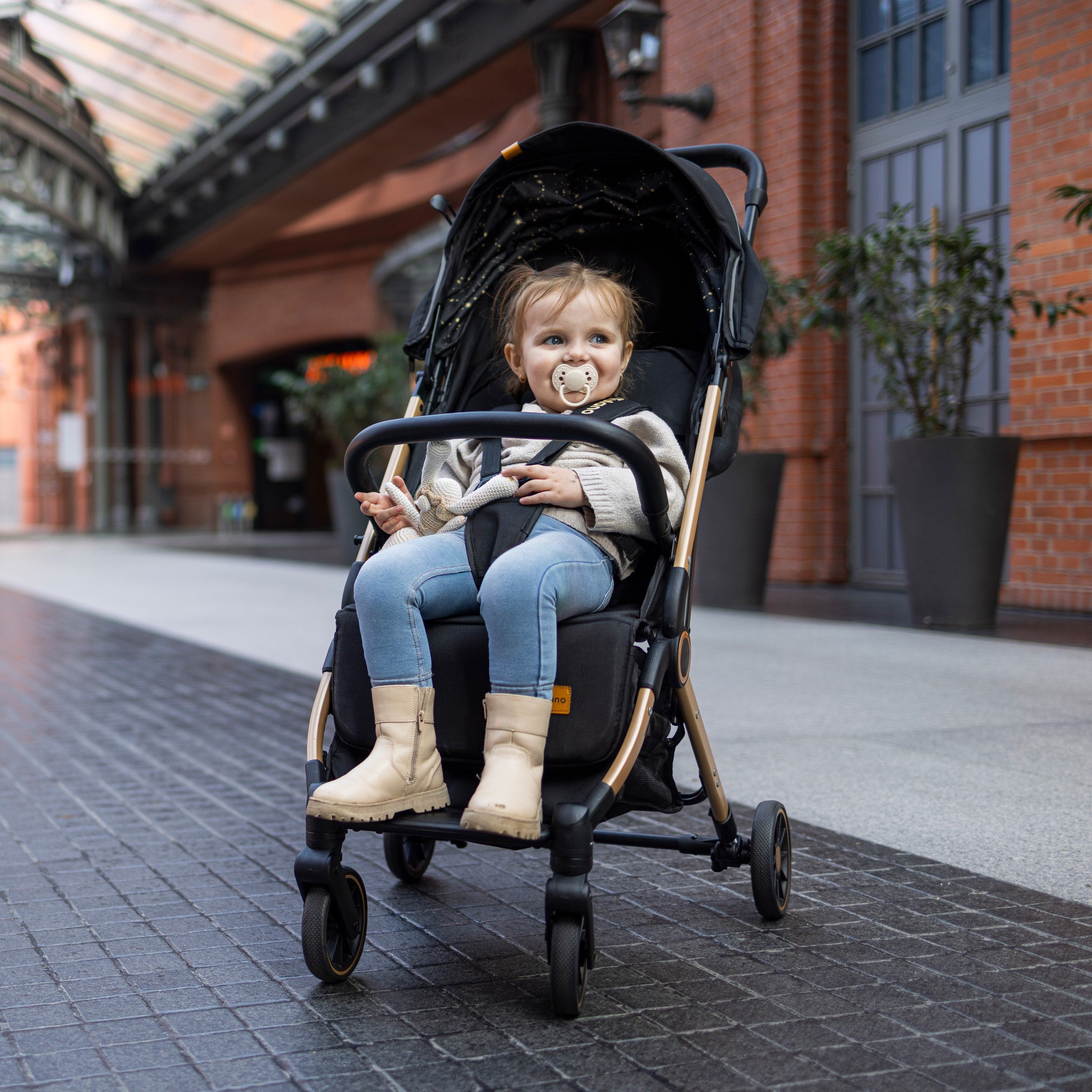 Tulano Milan Gold-Schwarz Faltbarer Kinderwagen, 22 kg 