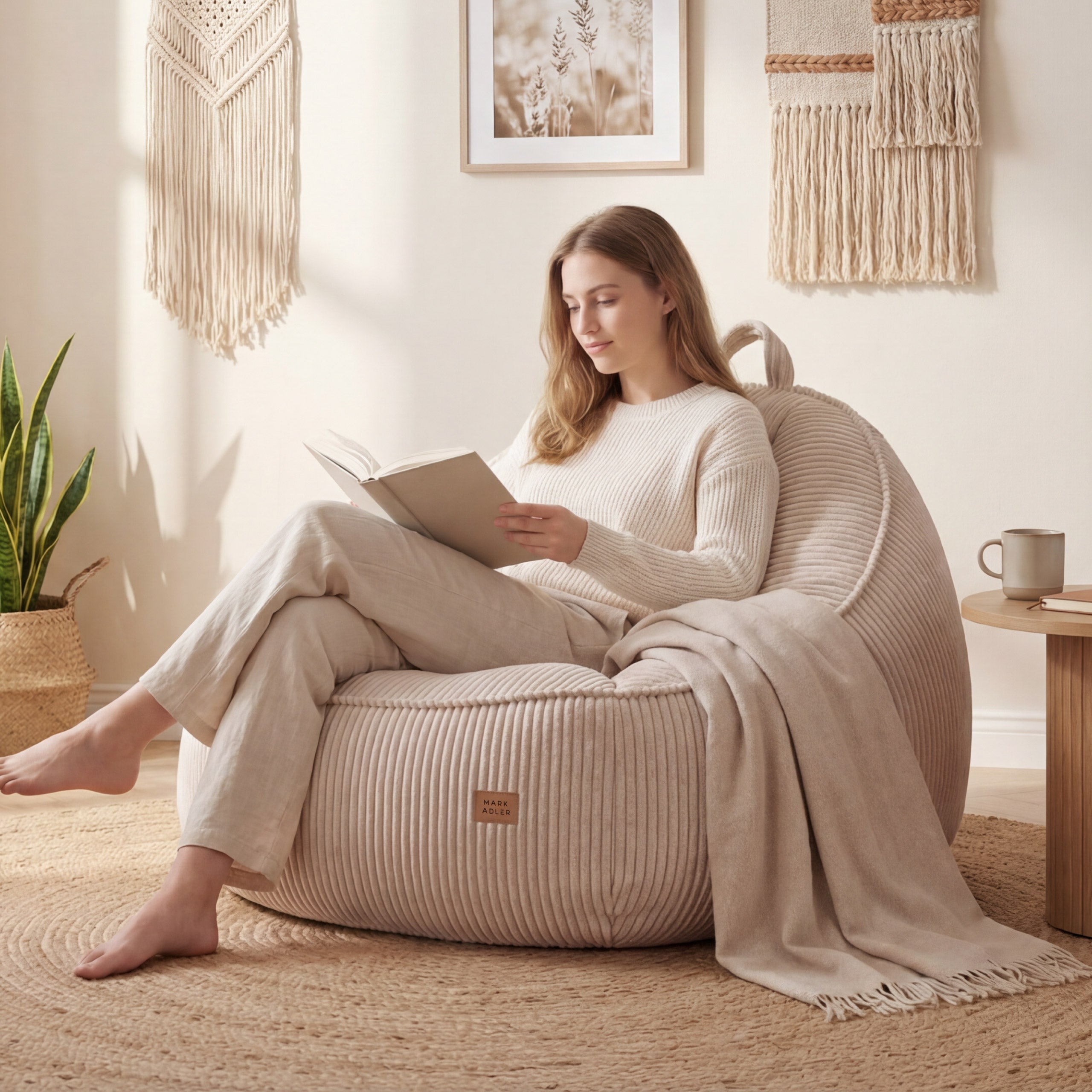 Cord-Puff-Sessel mit Rückenlehne Mark Adler Comfy 4.0 Beige