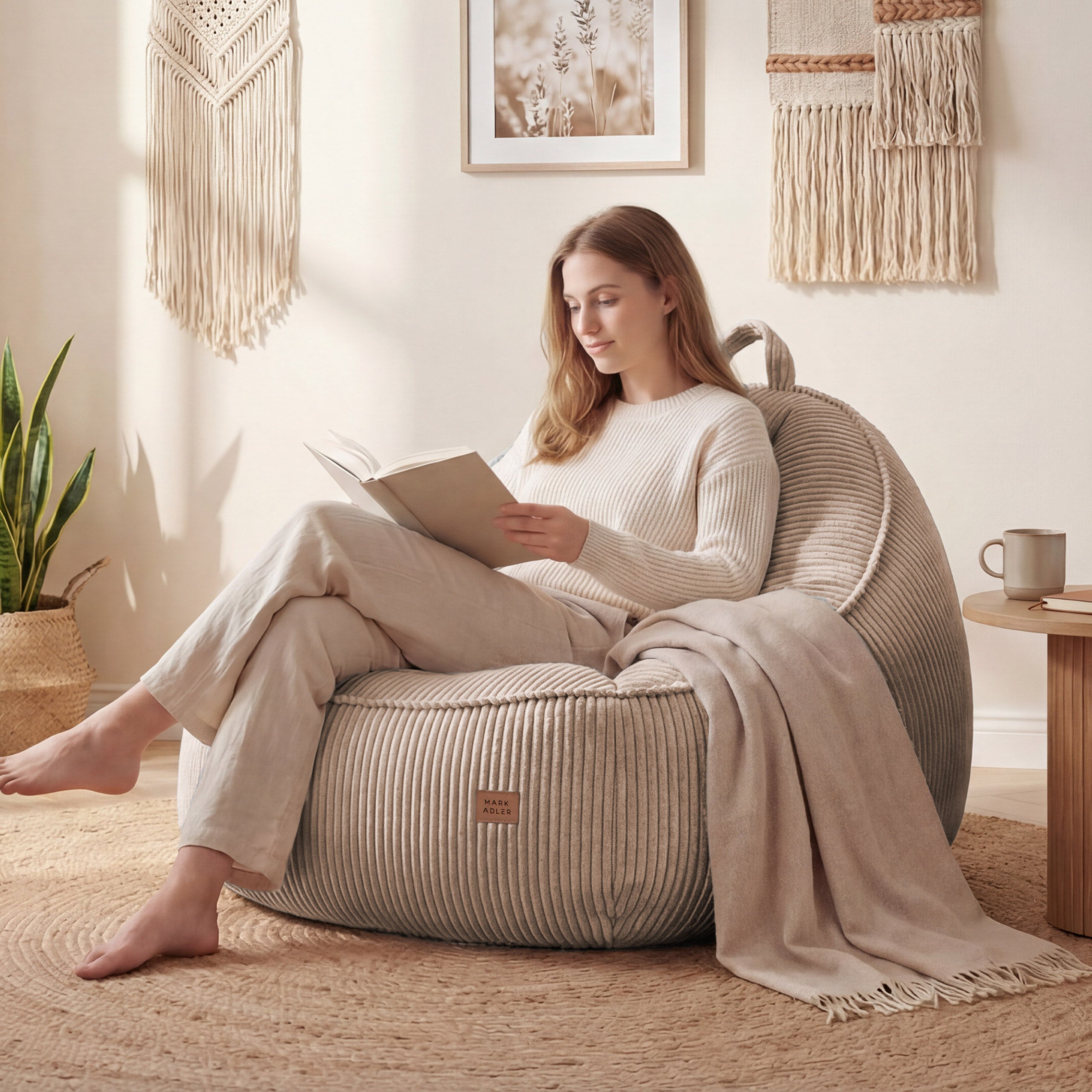 Cord-Puff-Sessel mit Rückenlehne Mark Adler Comfy 4.0 Taupe