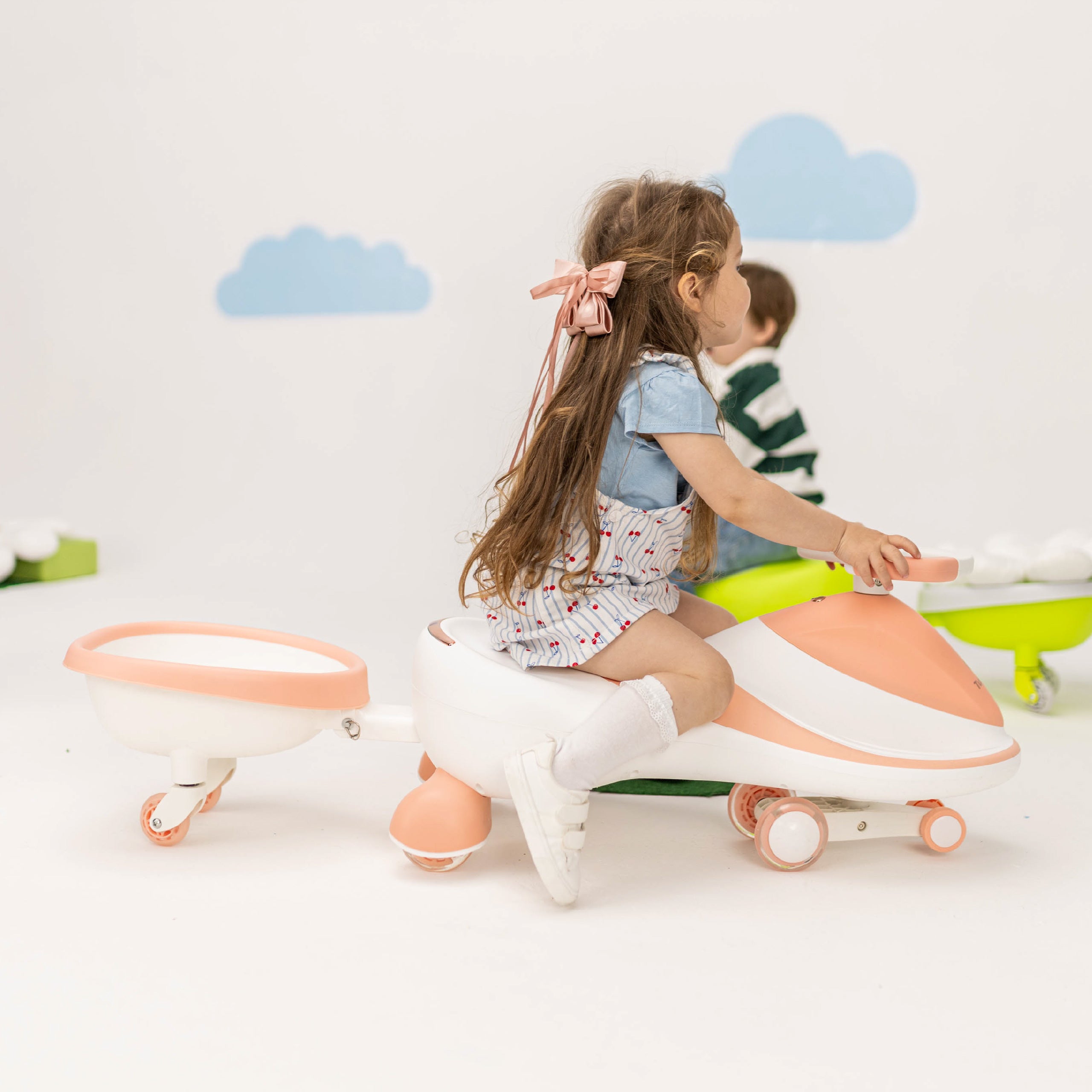 Tulano Focus 55 Pink LED Gravity Ride-On 