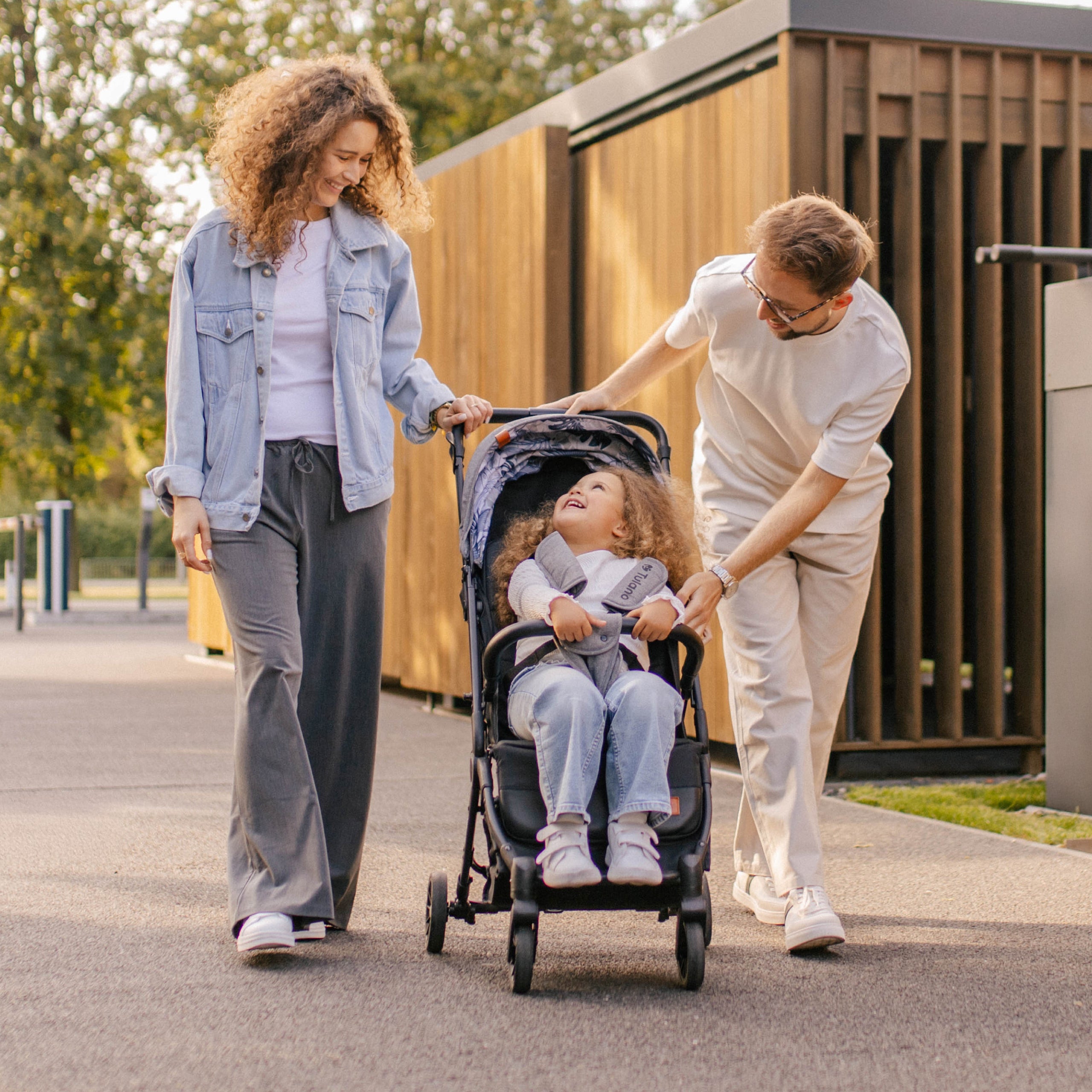 Leichter, wendiger und funktioneller Kinderwagen