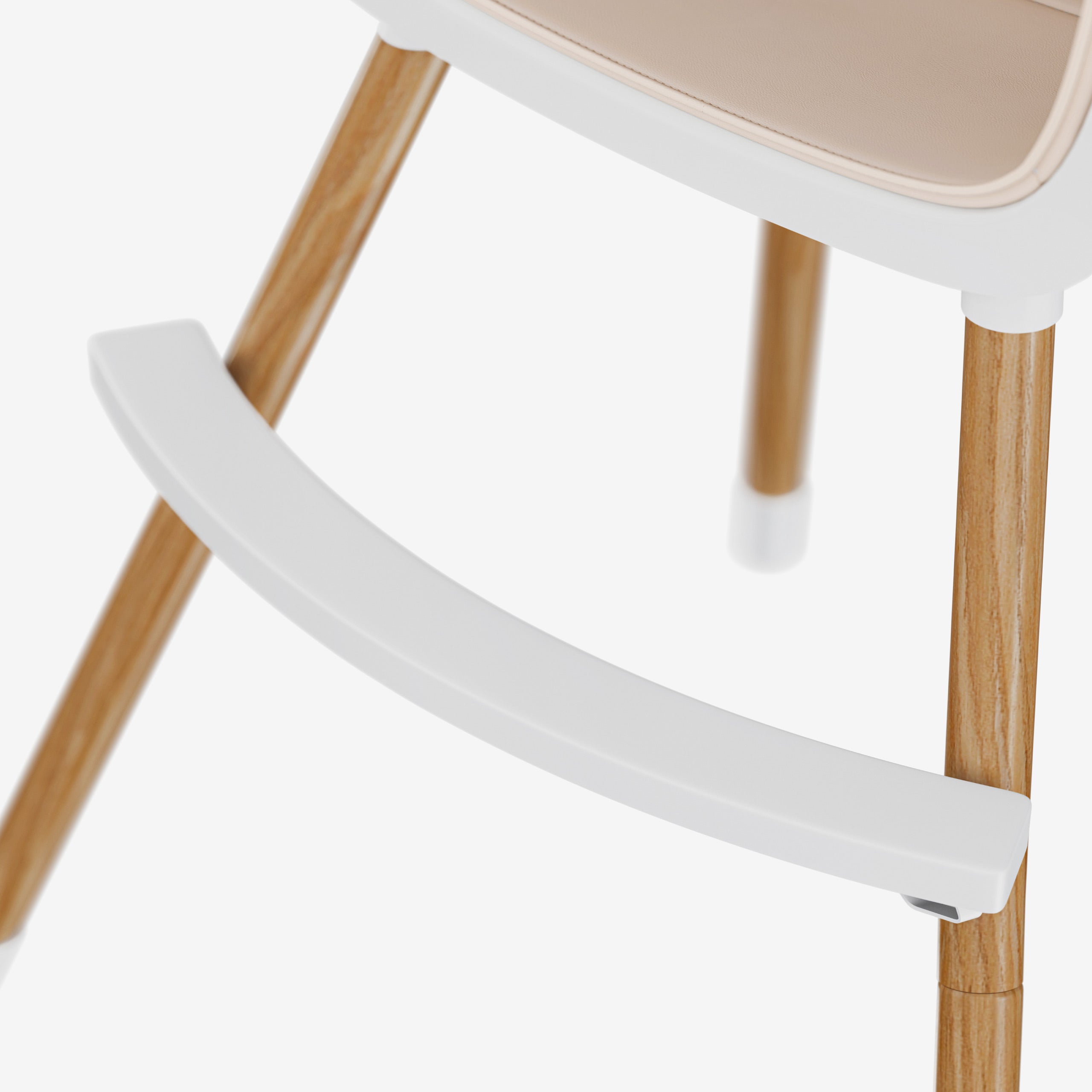 Fütterungsstuhl mit Fußstütze