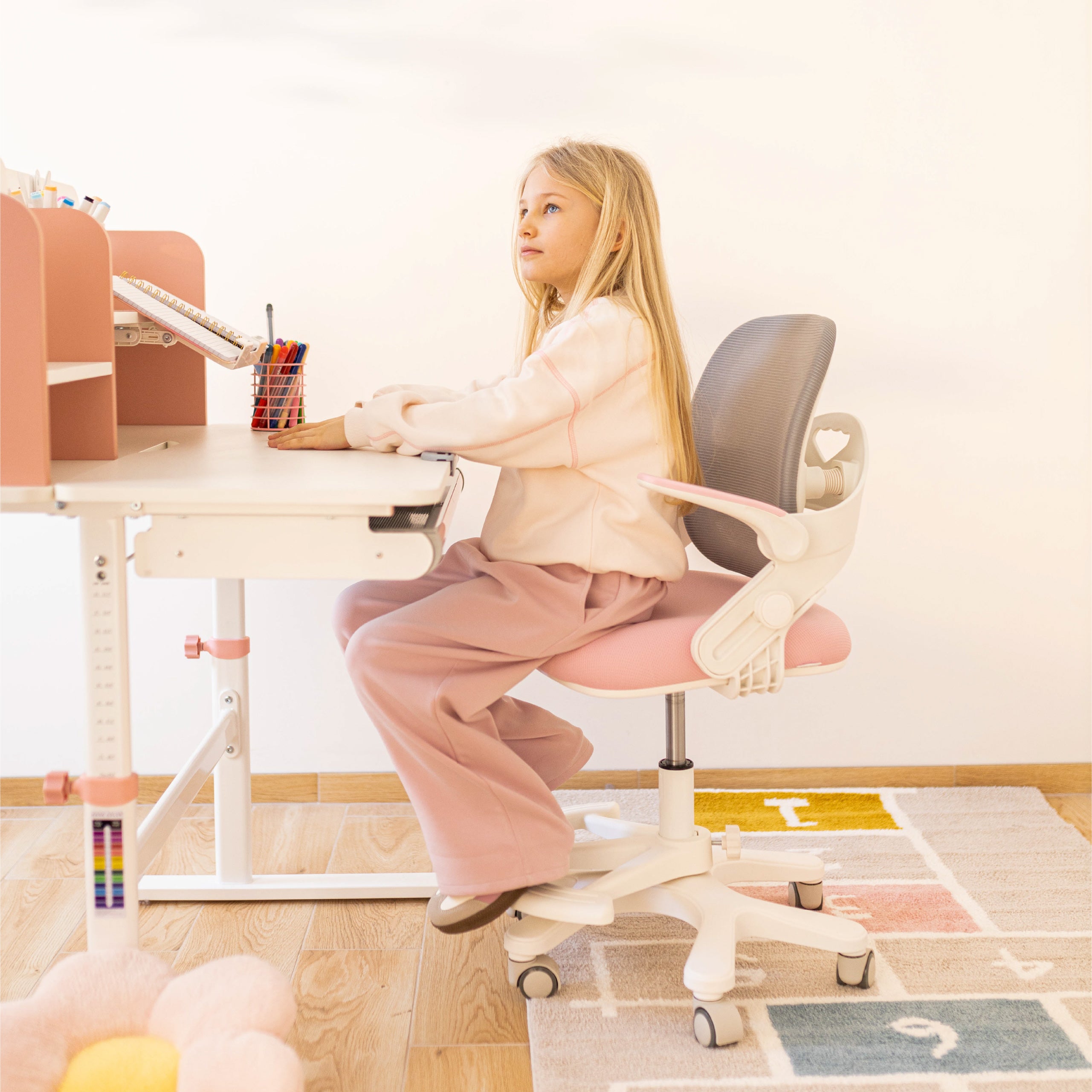 Mark Adler Junior 4.3 Rosa-grauer Kinderschreibtischstuhl