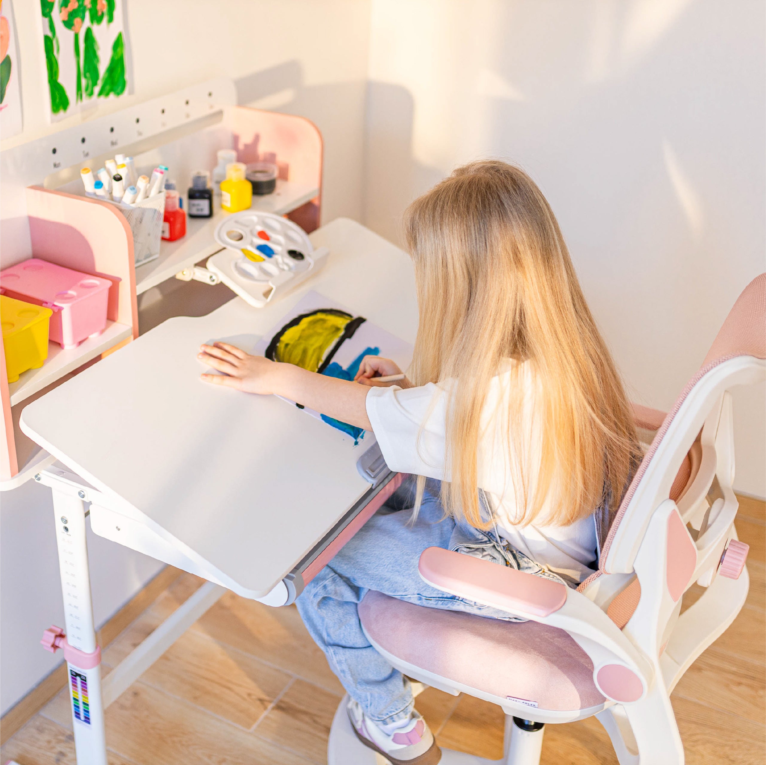Ergonomischer Kinderschreibtisch Mark Adler Study 5.0 Pink 90 cm