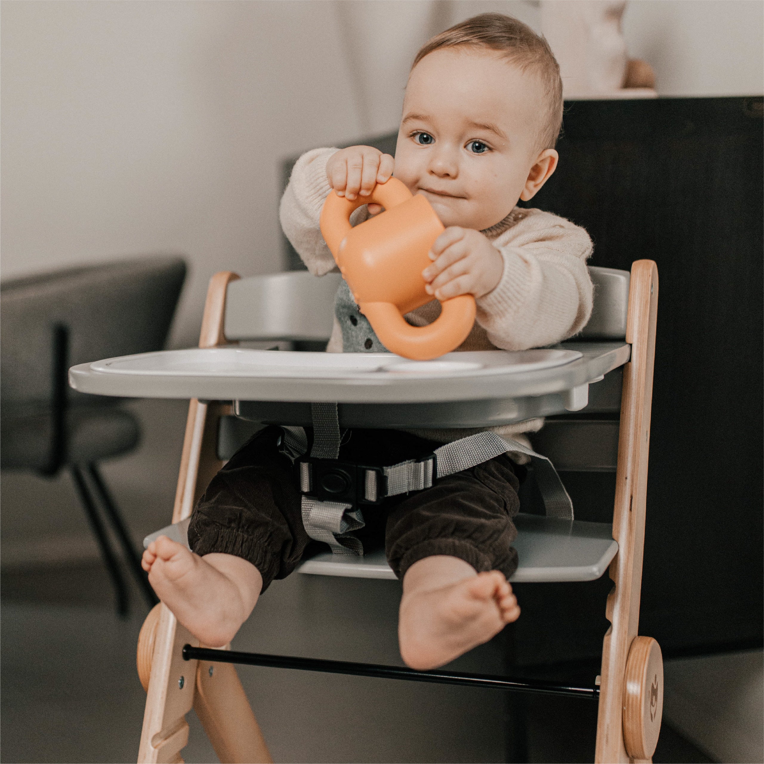 Tulano Morsel 45 Hochstuhl aus naturgrauem Holz 