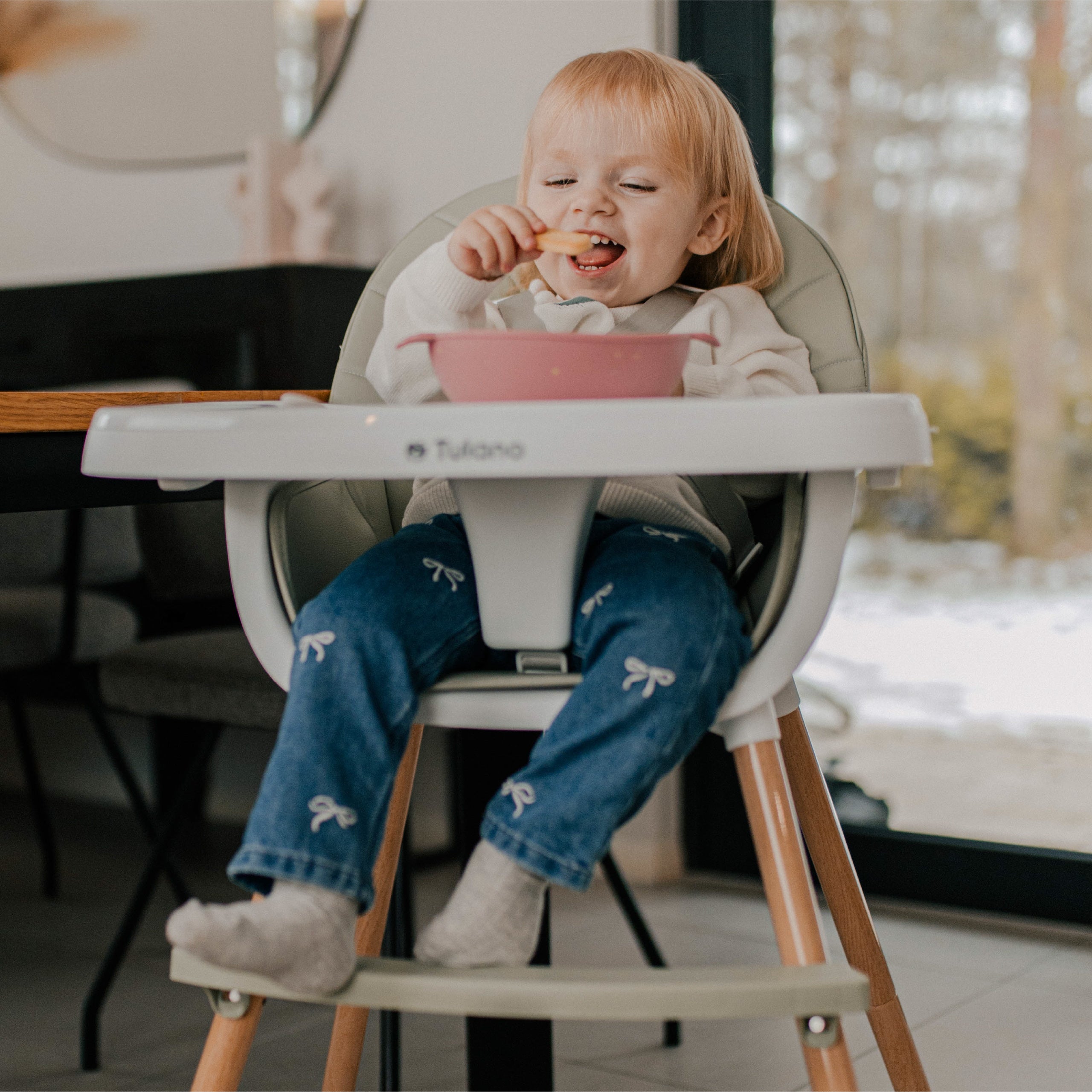 Bequemer Stuhl für ein älteres Kind