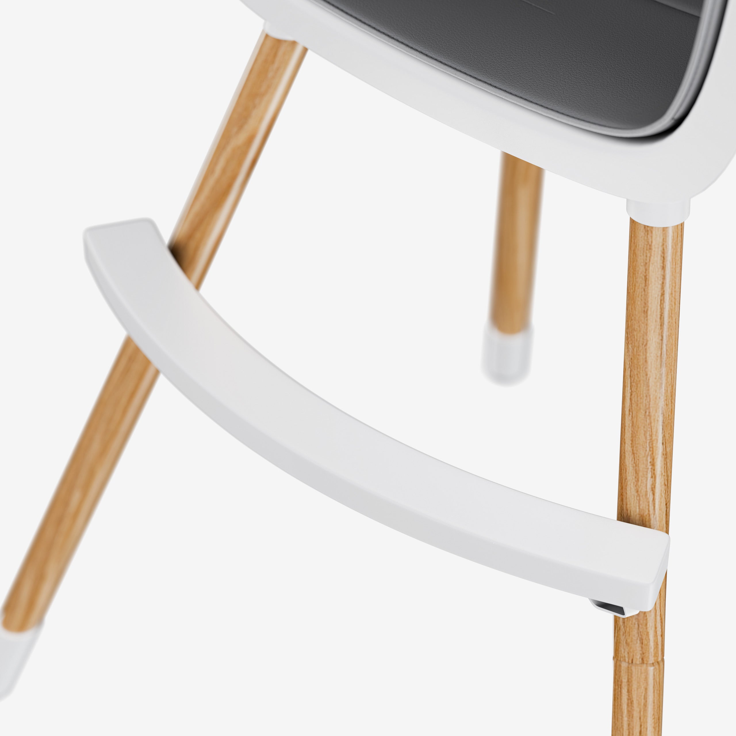 Fütterungsstuhl mit Fußstütze