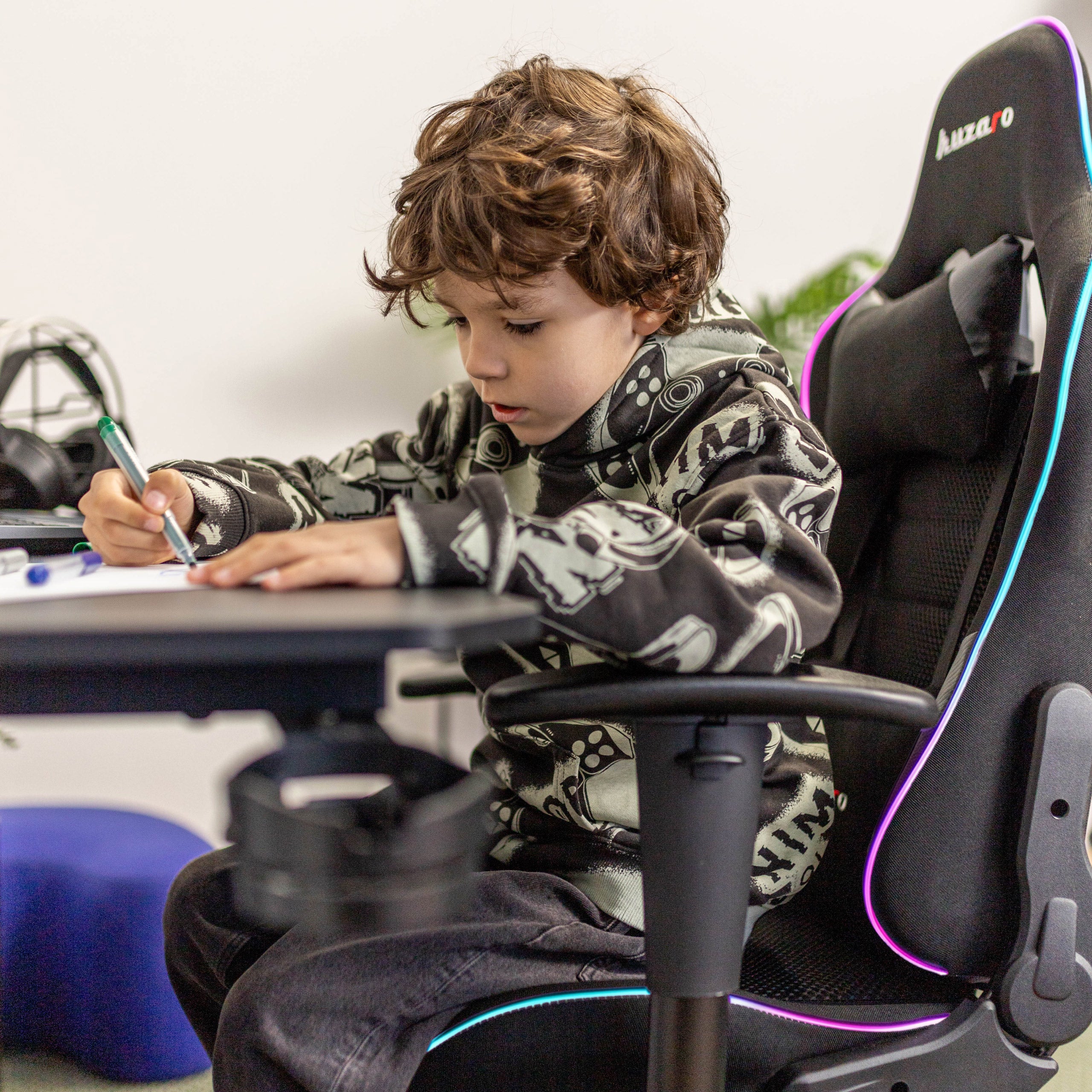 HUZARO RANGER 6.0 RGB Mesh Gaming-Stuhl für Kinder 