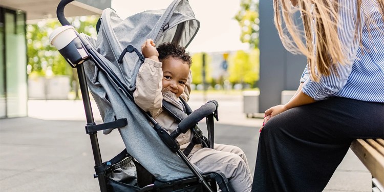 Ab welchem Alter kann ein Kind einen Kinderwagen benutzen? Ein Leitfaden für Kinderwagen für Babys